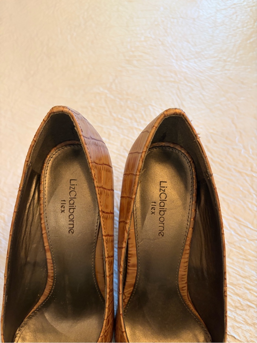 Liz Claiborne Cognac Croc-Embossed Pointed-Toe Pumps. Worn once! - Picture 3 of 4